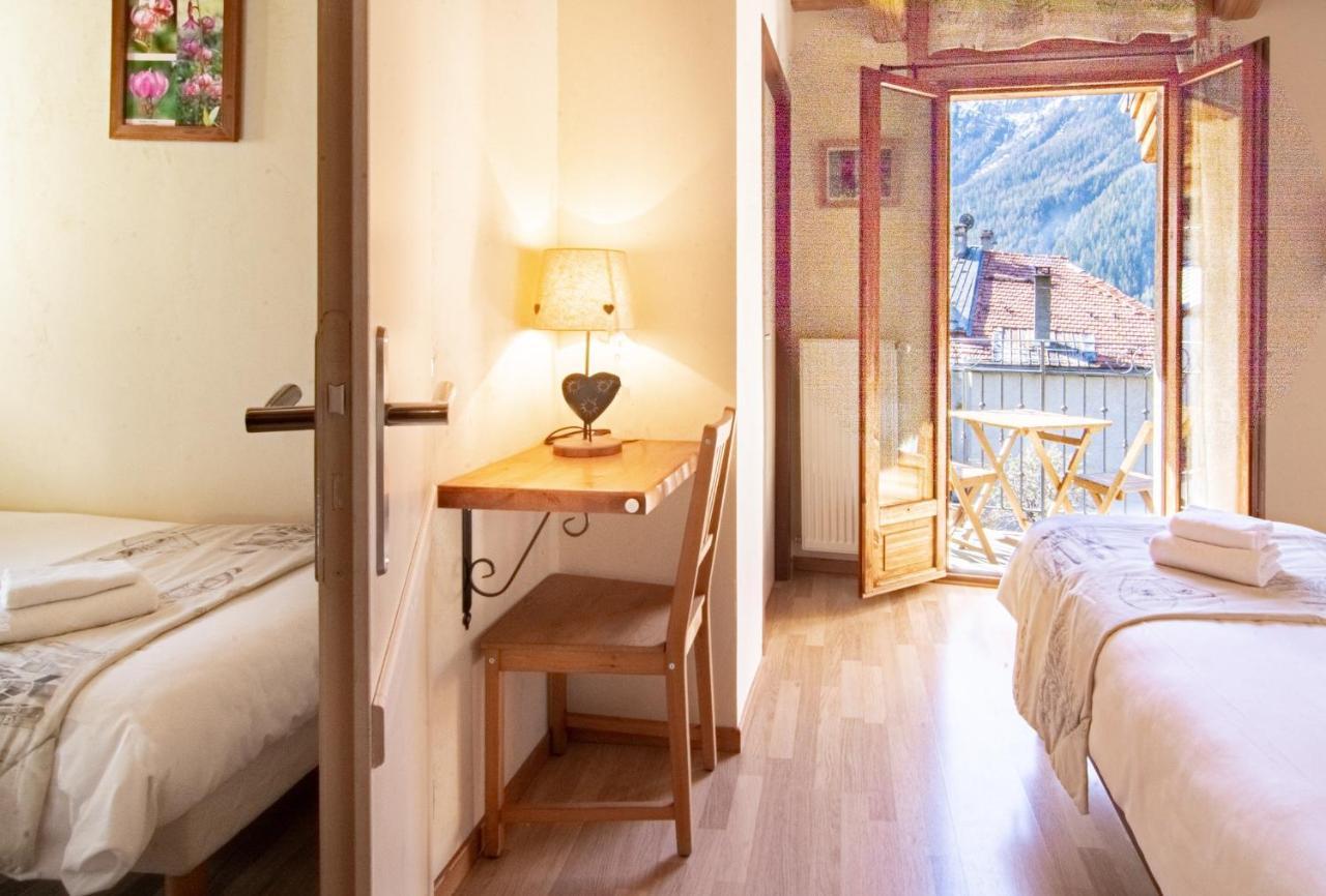 Chalet Hotel La Tarine بيسي-نانكرويكس المظهر الخارجي الصورة