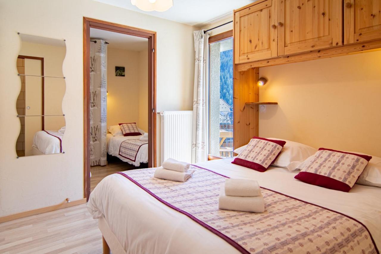 Chalet Hotel La Tarine بيسي-نانكرويكس المظهر الخارجي الصورة