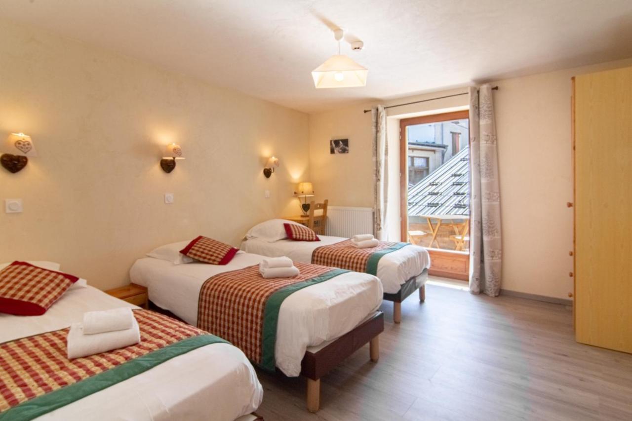 Chalet Hotel La Tarine بيسي-نانكرويكس المظهر الخارجي الصورة