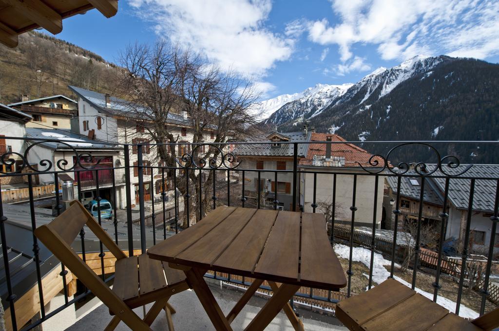 Chalet Hotel La Tarine بيسي-نانكرويكس المظهر الخارجي الصورة