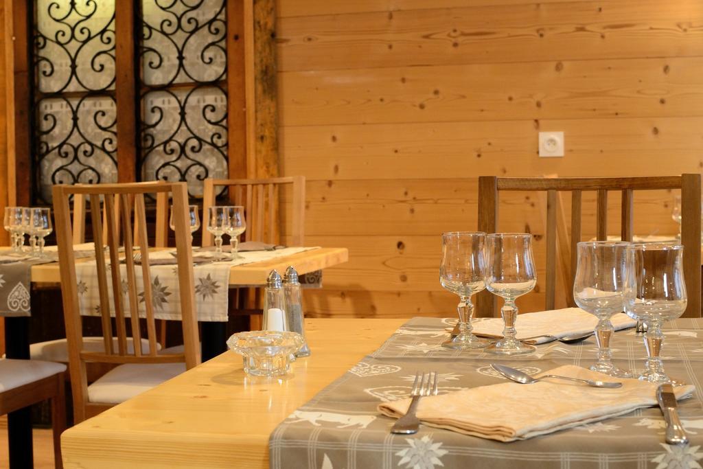 Chalet Hotel La Tarine بيسي-نانكرويكس المظهر الخارجي الصورة